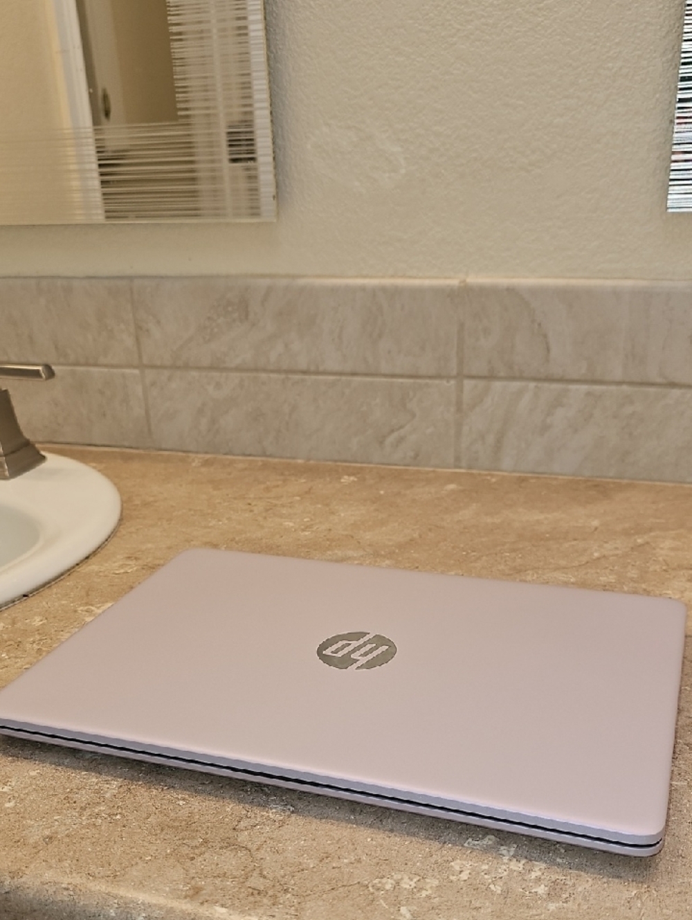 HP Lavender Silver Notebook Laptop - Sleek HP Portable Computer - Picture 11 of 16